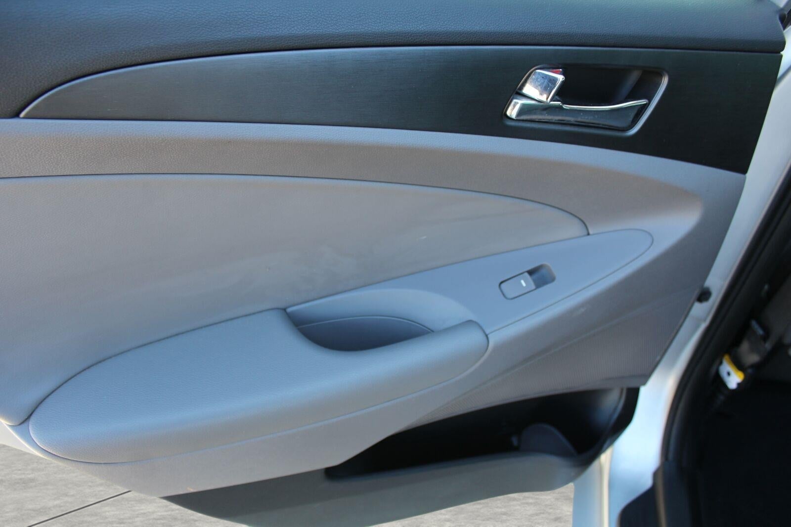 2012 Hyundai SONATA 4Dr Sdn 2.4L Auto GLS