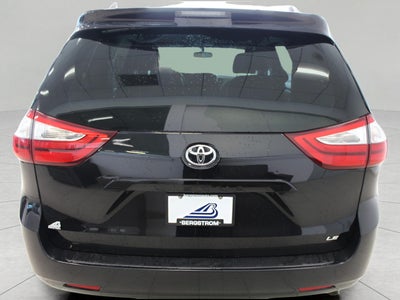 2017 Toyota SIENNA MINI-VAN, PASSENGER