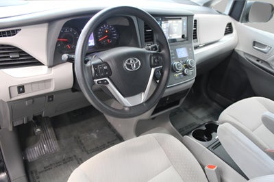 2017 Toyota SIENNA MINI-VAN, PASSENGER