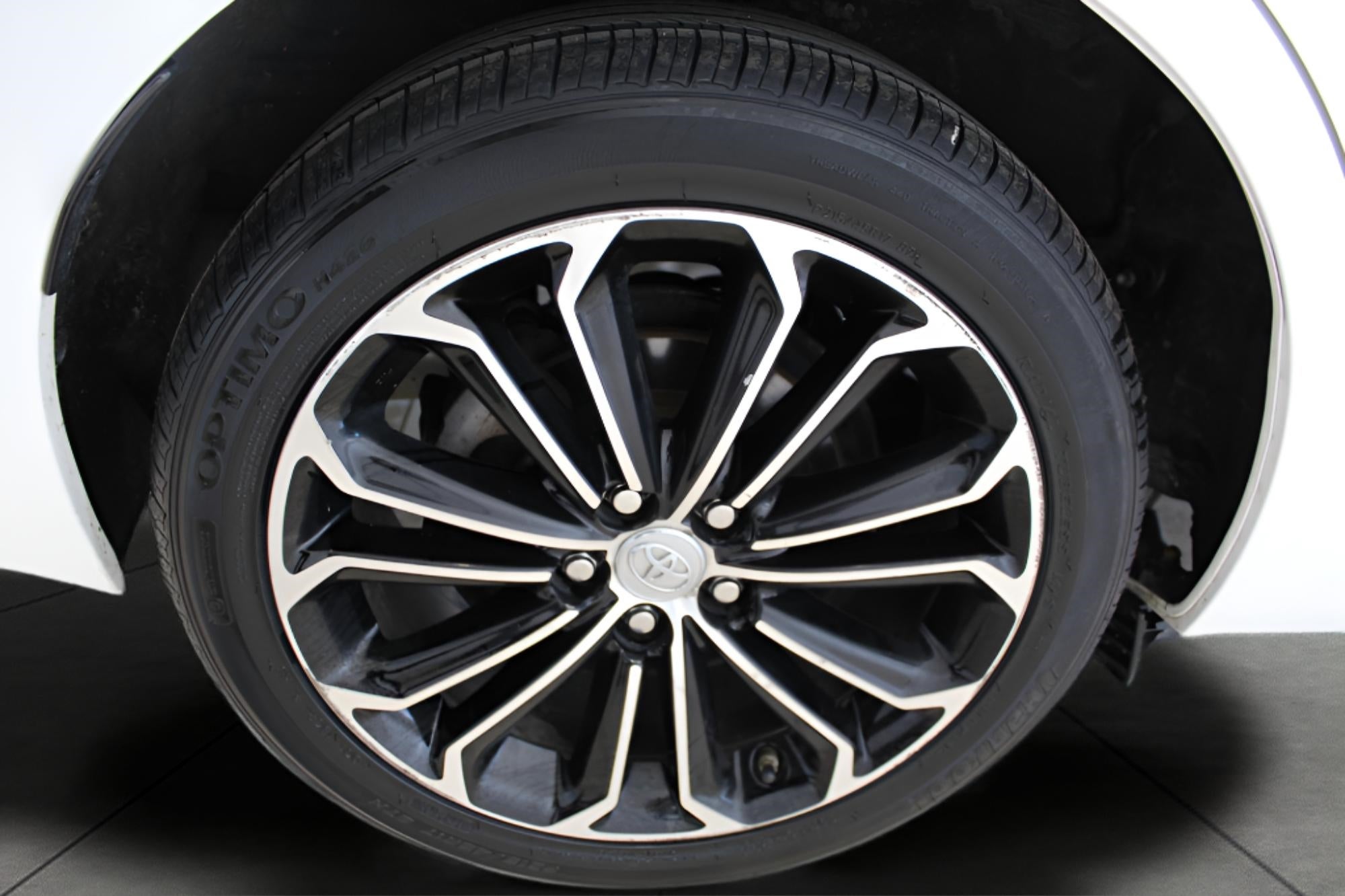 2014 Toyota Corolla 4dr Sdn Auto L