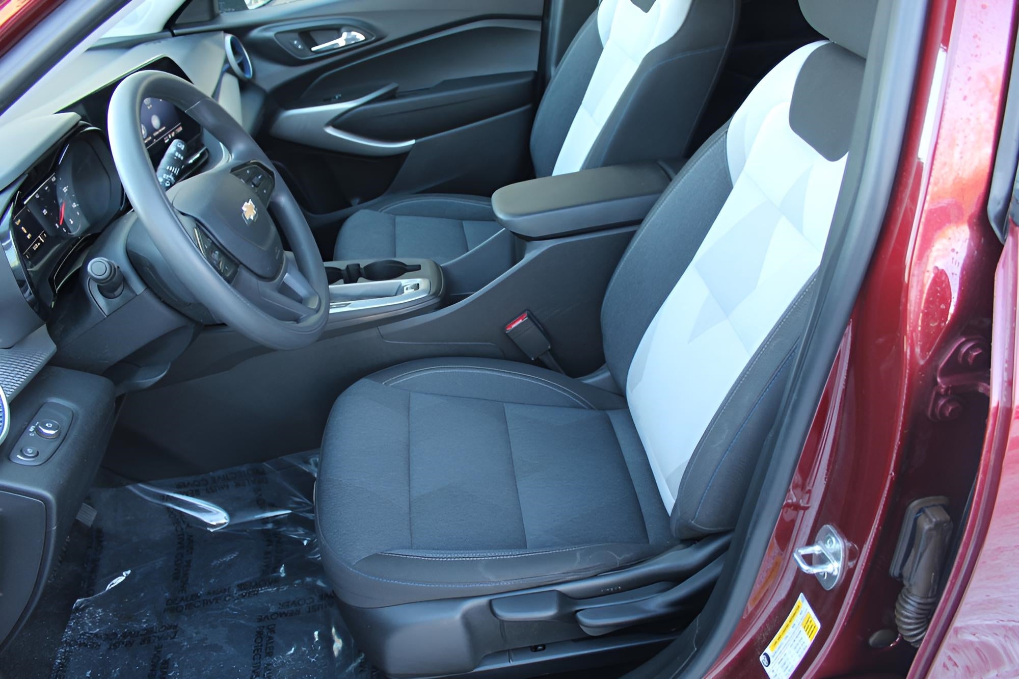 2024 Chevrolet Trax FWD 4dr LS