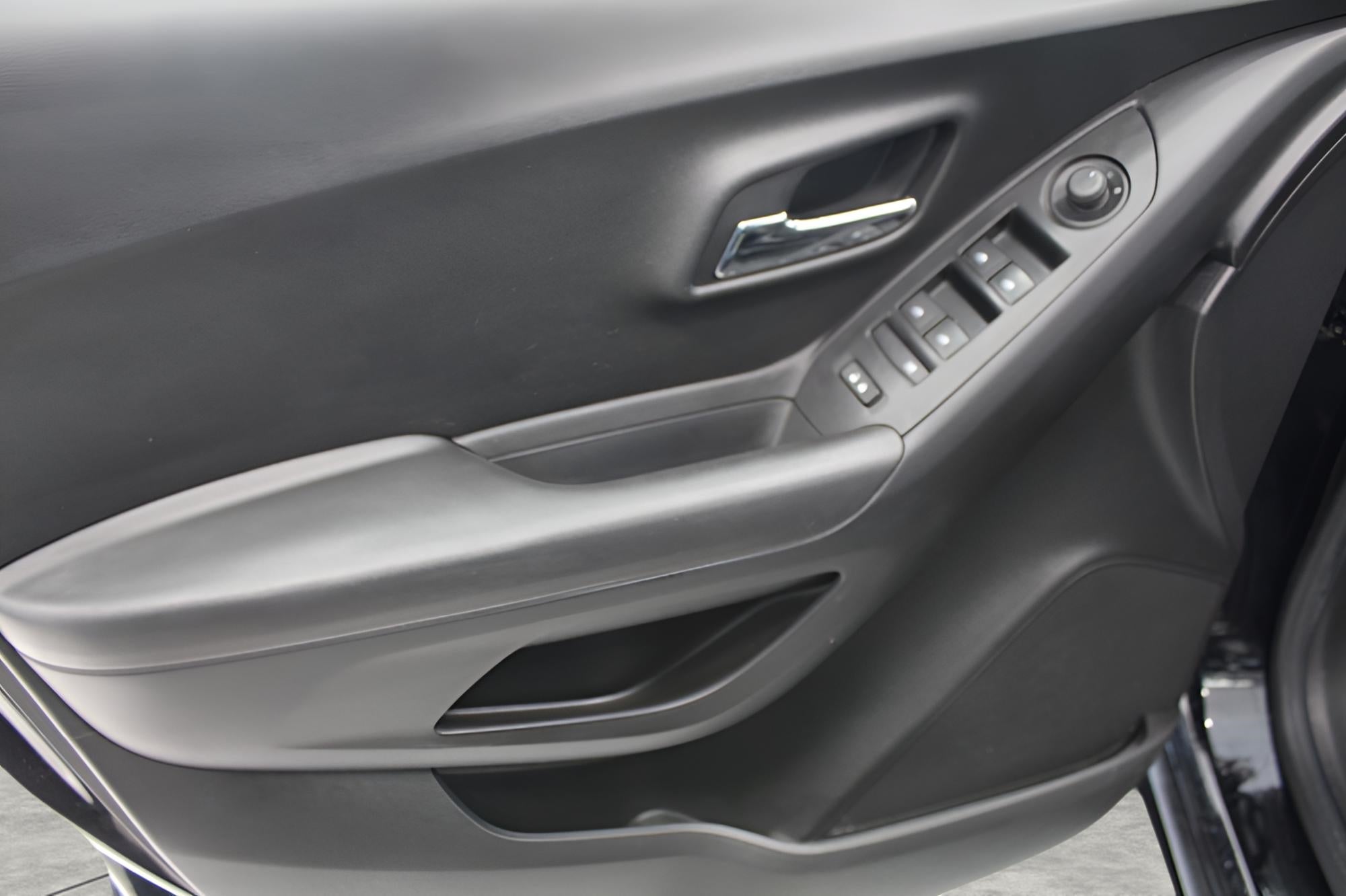2020 Chevrolet Trax FWD 4dr LS