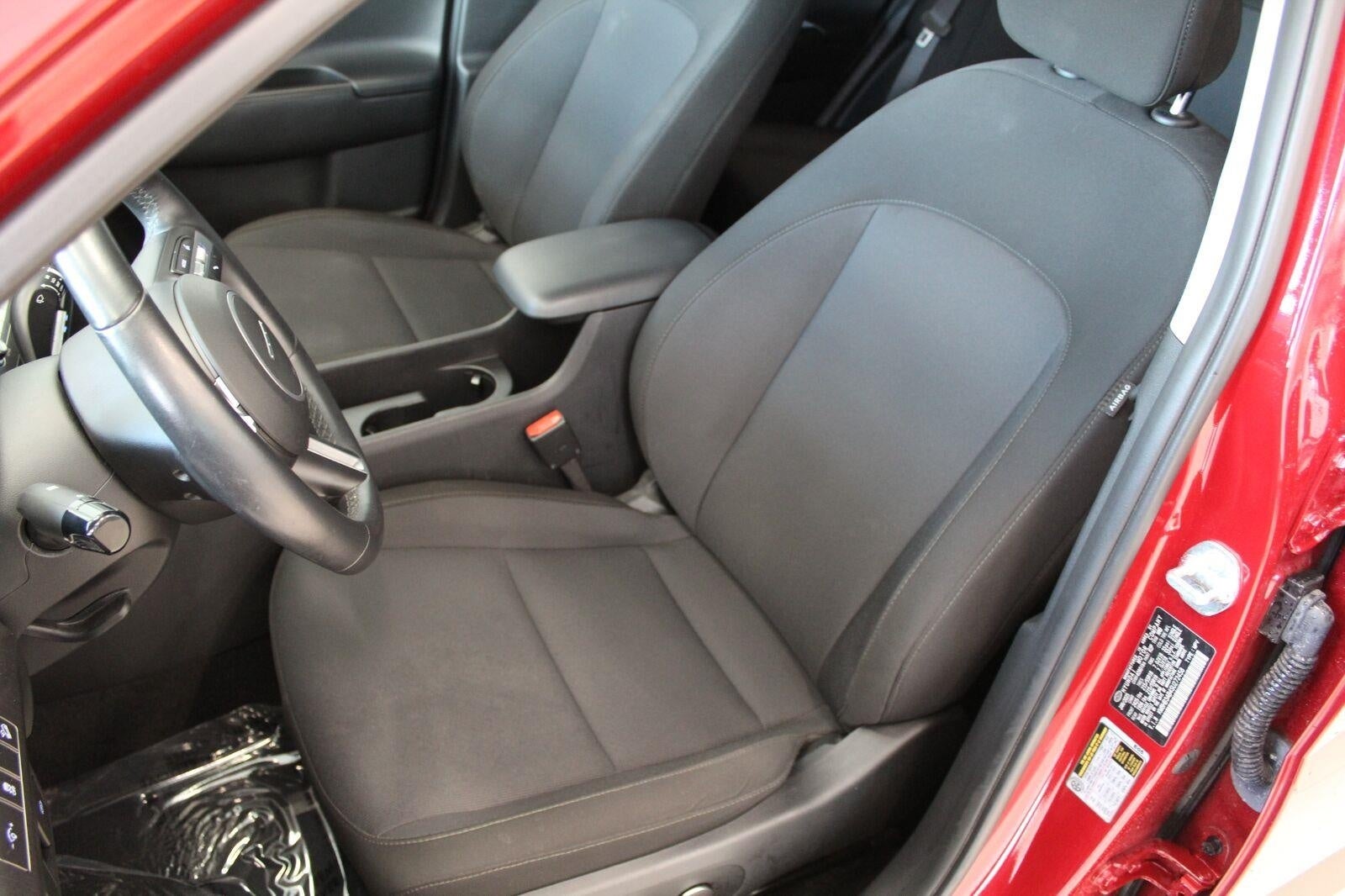 2025 Hyundai KONA SEL FWD