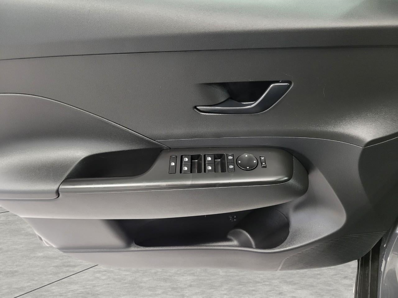 2025 Hyundai KONA SEL FWD