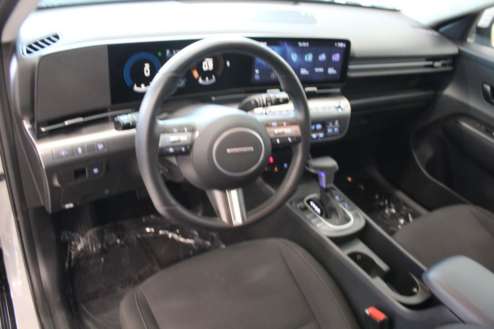 2025 Hyundai KONA SEL FWD
