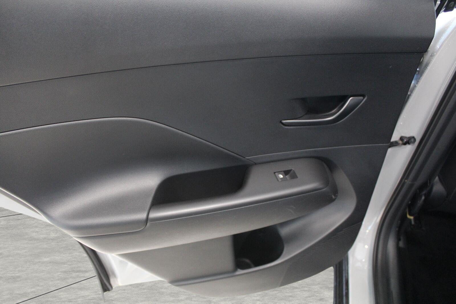 2025 Hyundai KONA SEL FWD