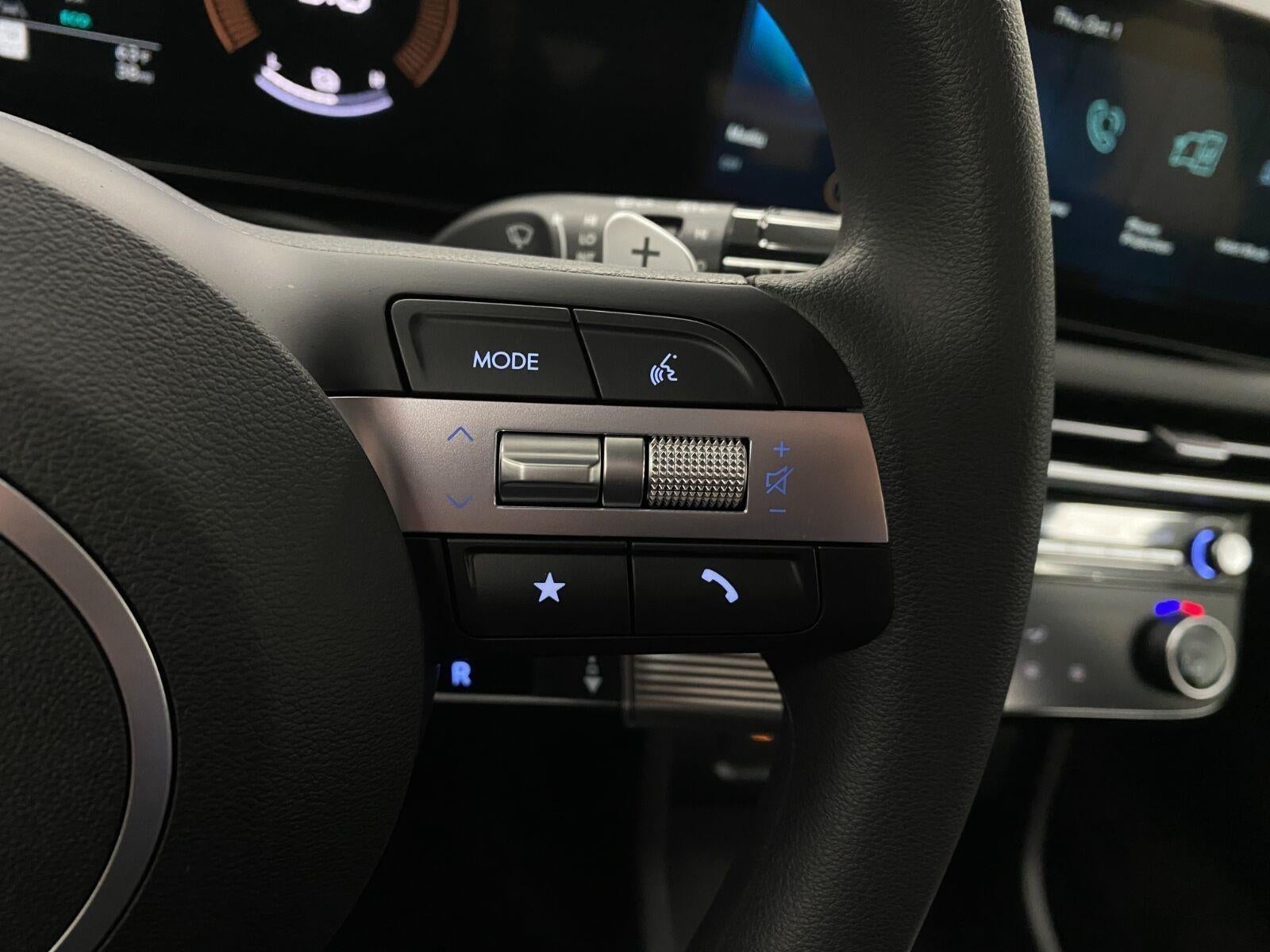 2026 Hyundai TUCSON HYBRID Blue SE