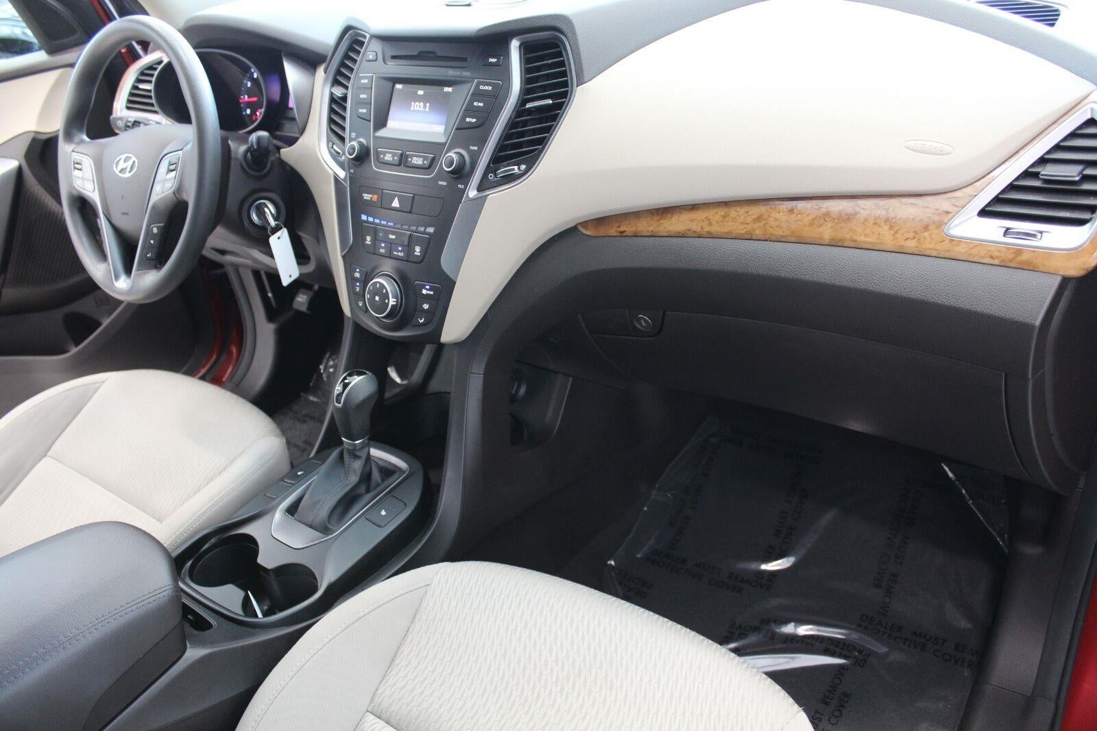 2016 Hyundai SANTA FE AWD 4Dr SE