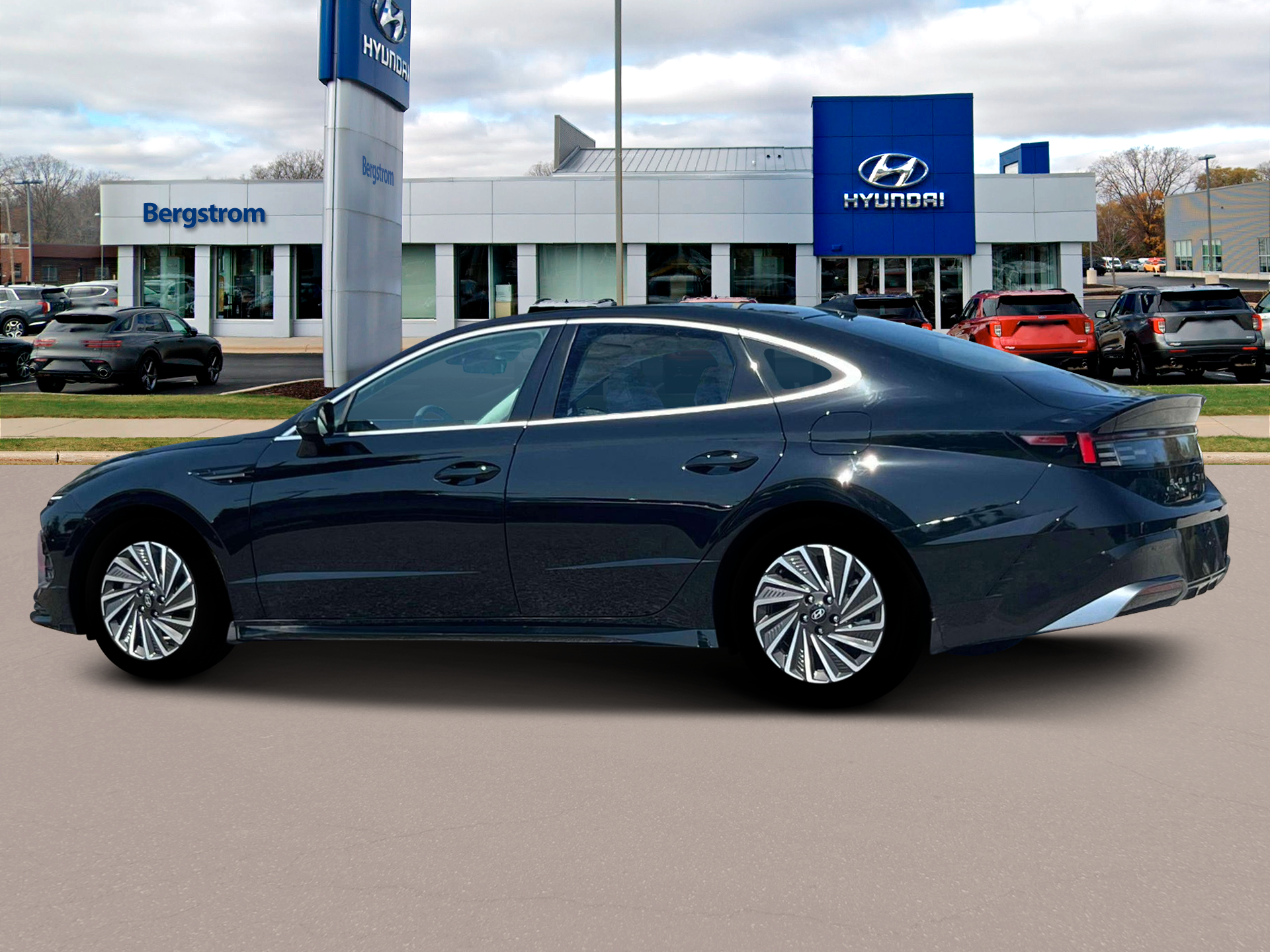 2025 Hyundai SONATA HYBRID SEL