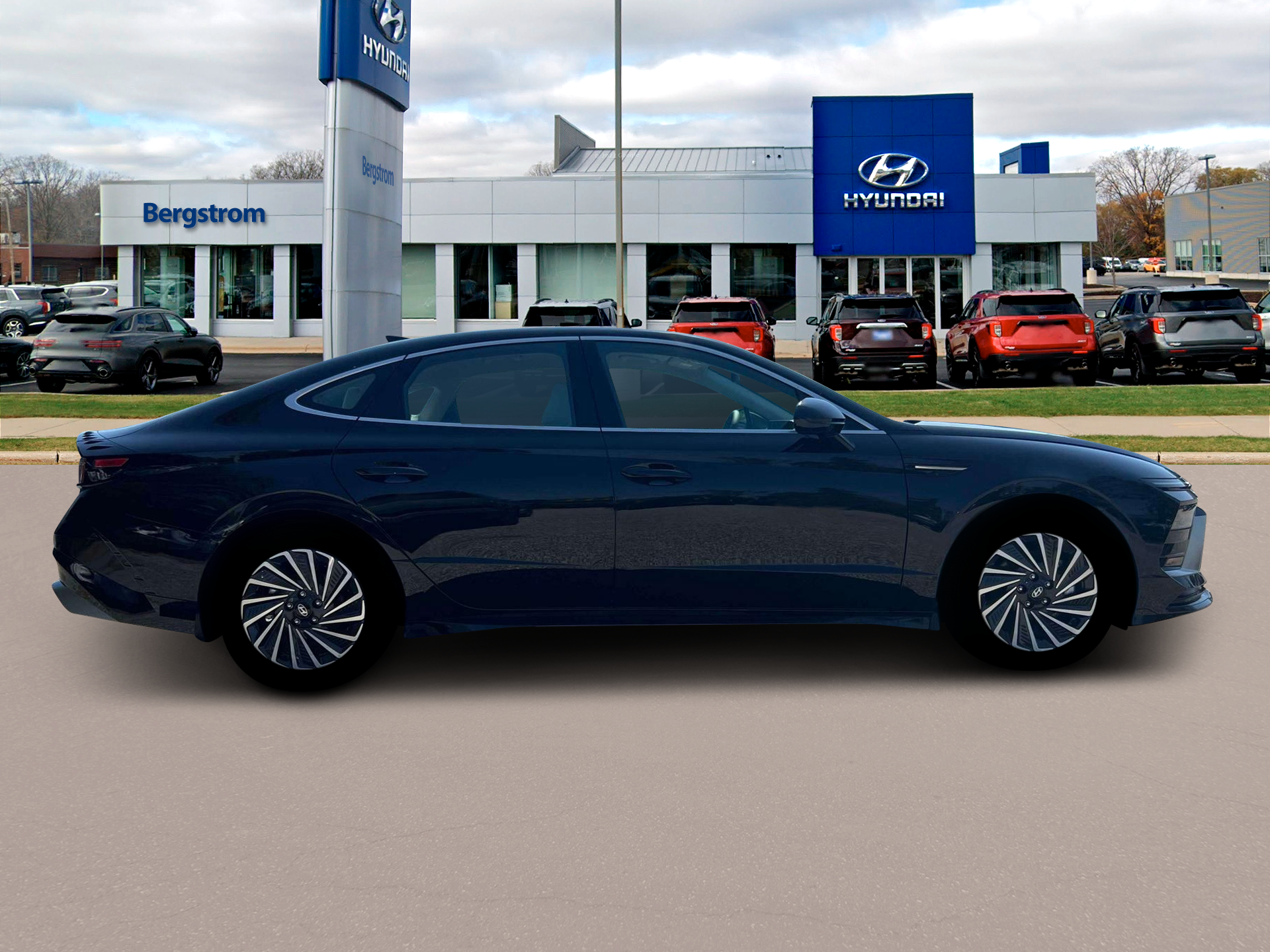 2025 Hyundai SONATA HYBRID SEL