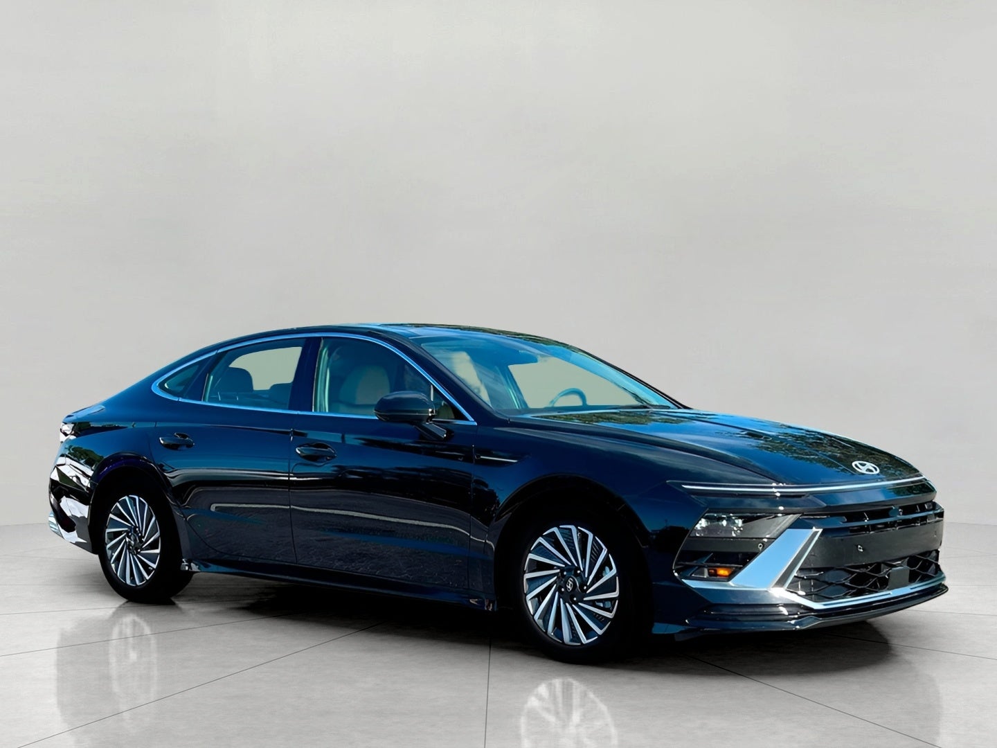 2025 Hyundai SONATA HYBRID Limited FWD