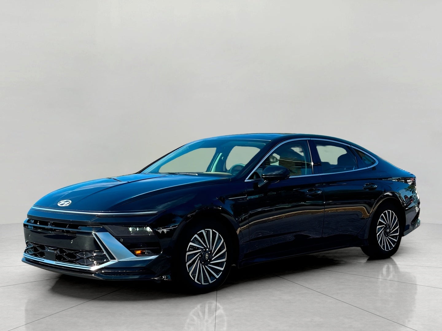 2025 Hyundai SONATA HYBRID Limited FWD
