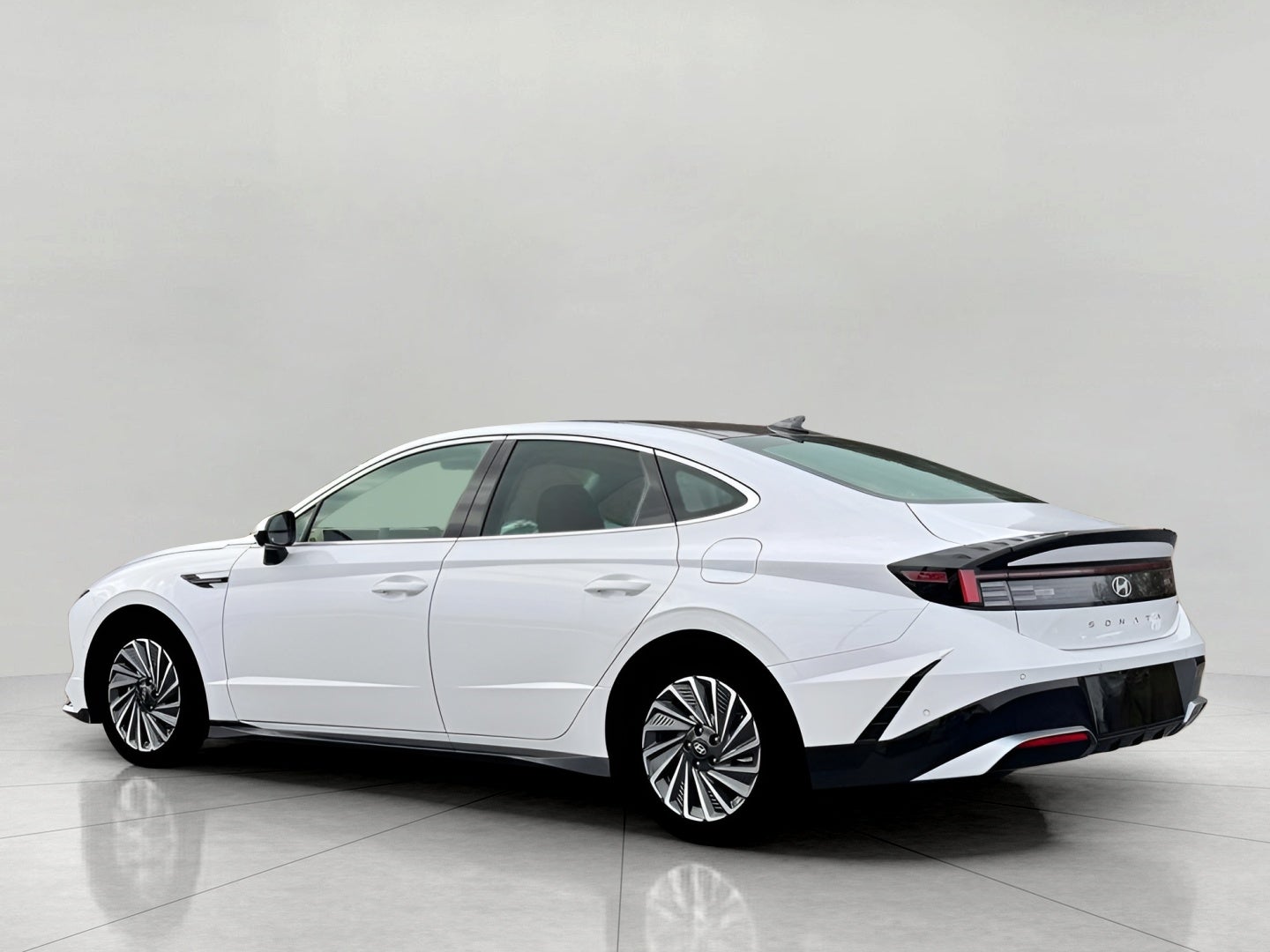 2026 Hyundai SONATA HYBRID Limited FWD