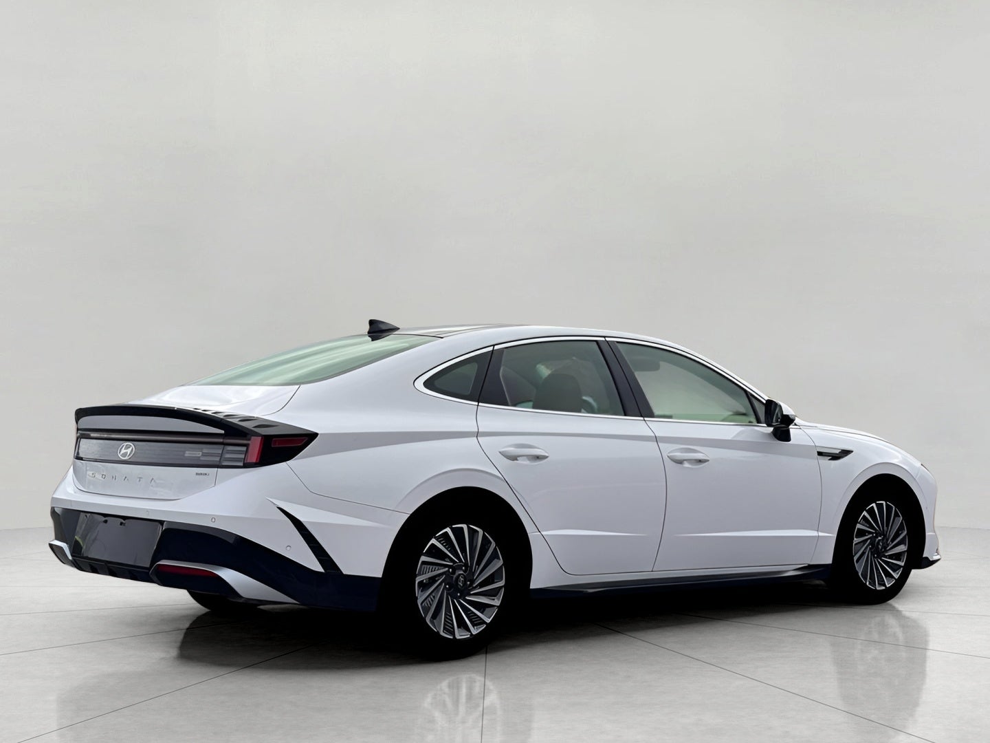 2026 Hyundai SONATA HYBRID Limited FWD