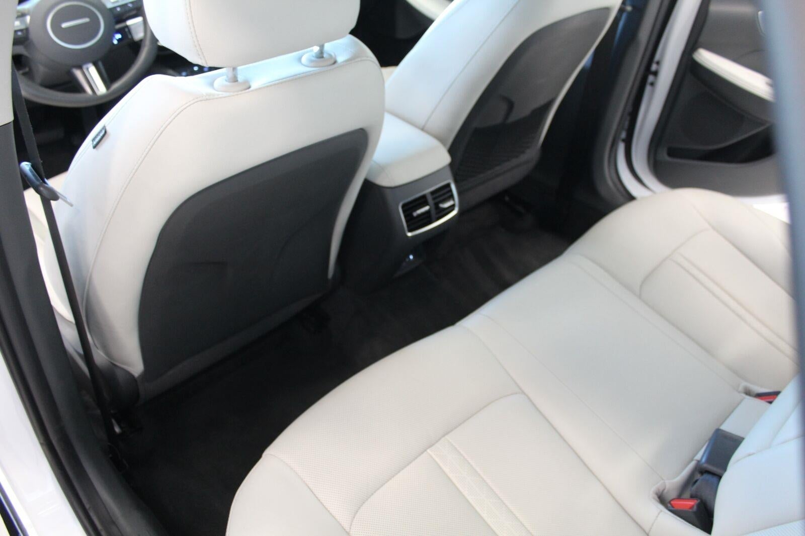 2025 Hyundai SONATA HYBRID Limited FWD