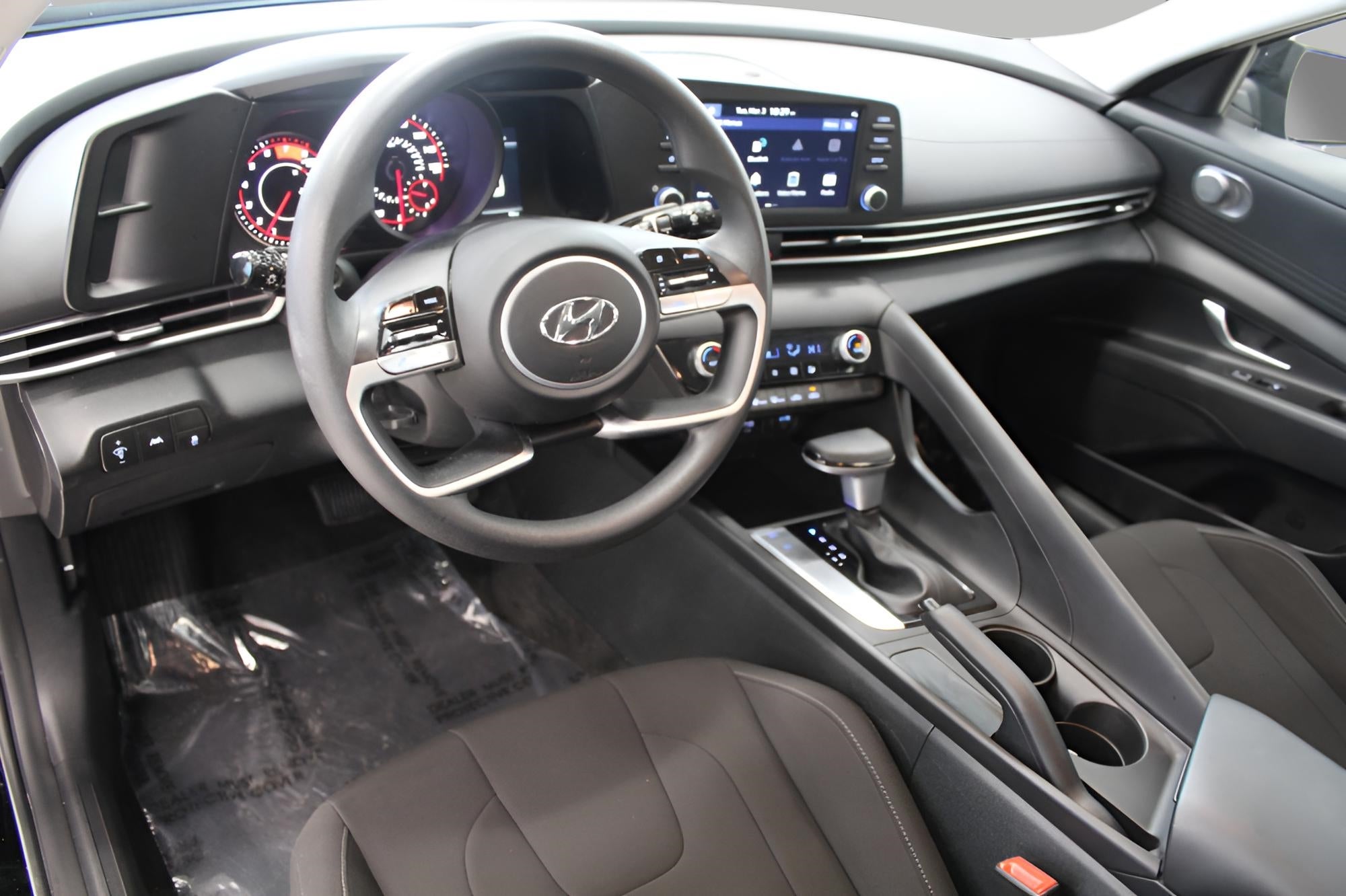 2023 Hyundai ELANTRA 4DR CAR