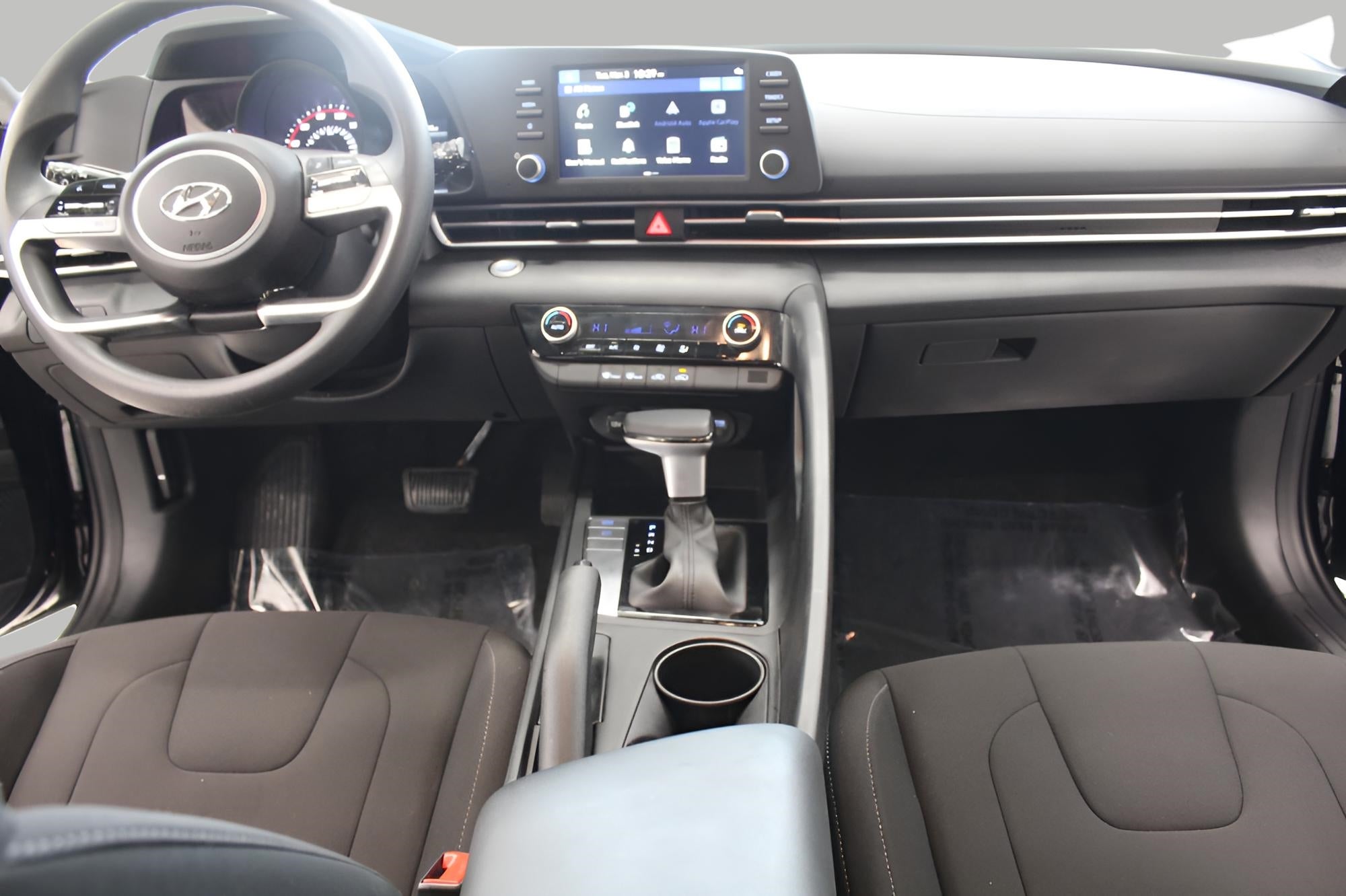 2023 Hyundai ELANTRA 4DR CAR