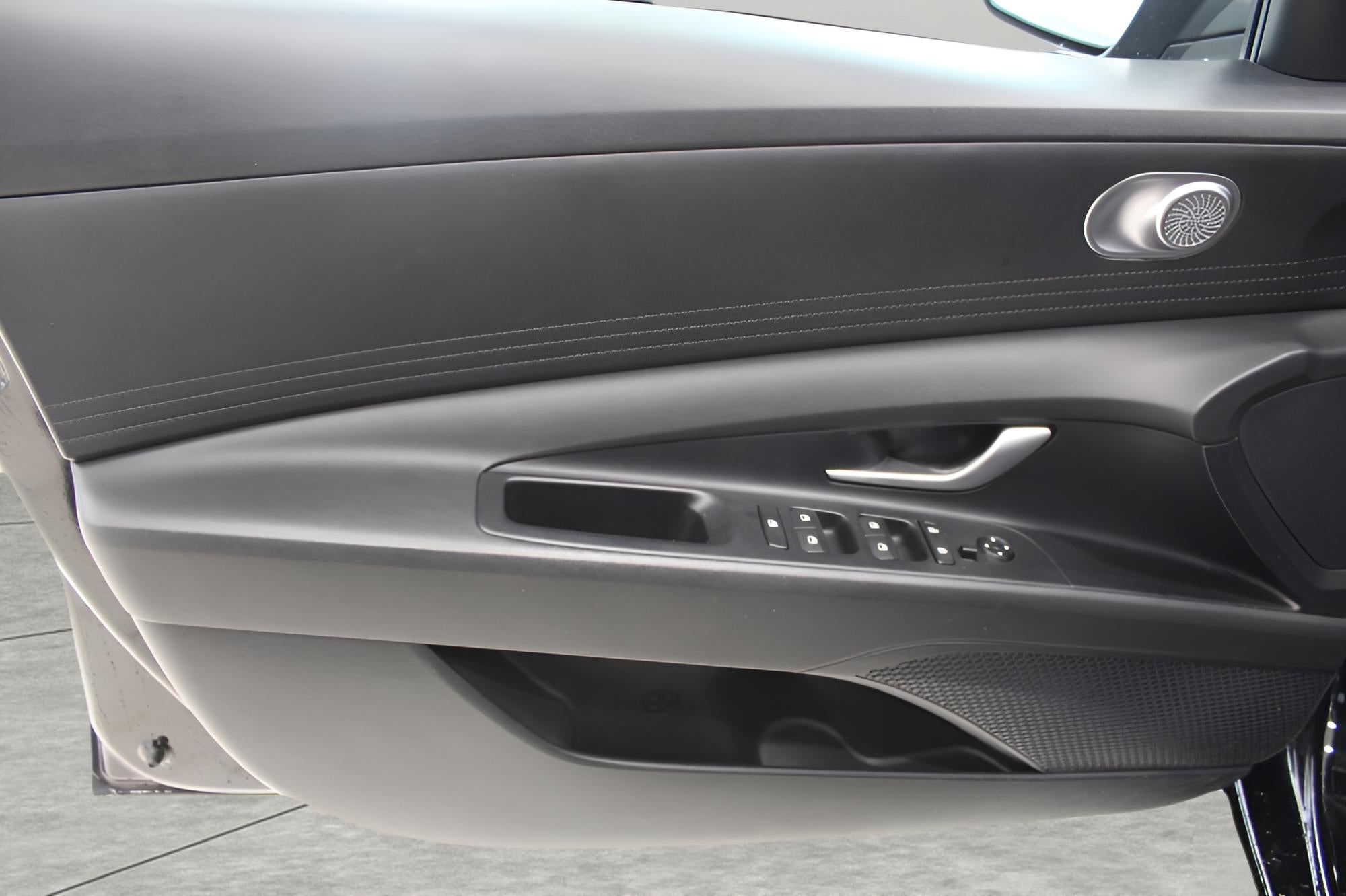 2023 Hyundai ELANTRA 4DR CAR