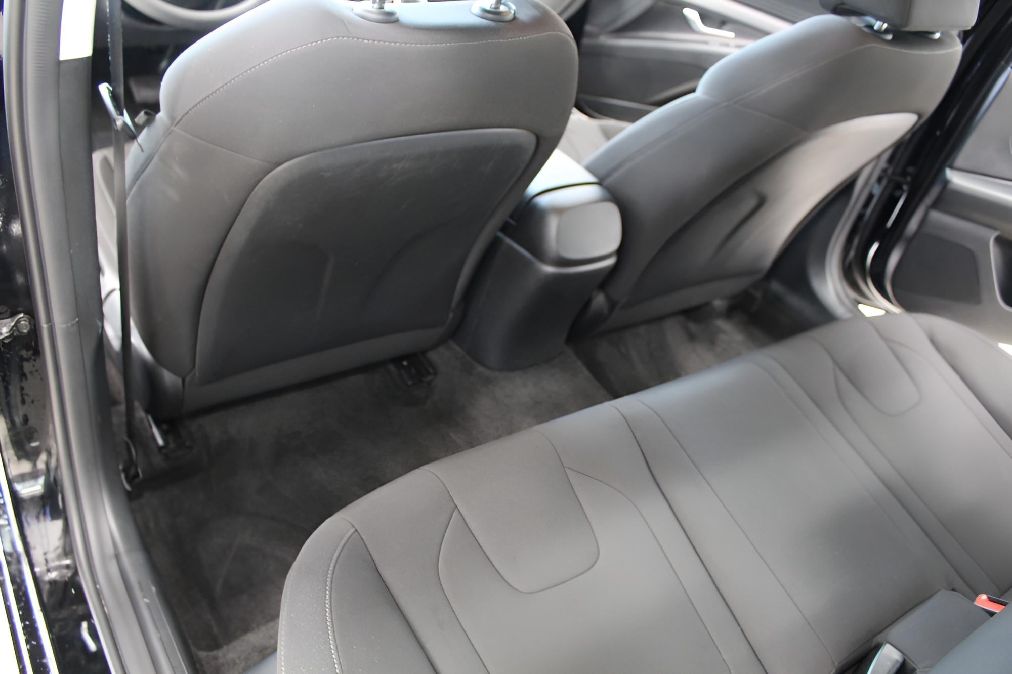 2023 Hyundai ELANTRA 4DR CAR