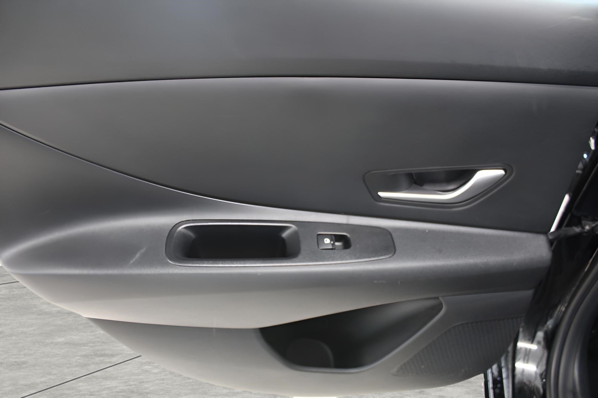 2023 Hyundai ELANTRA 4DR CAR