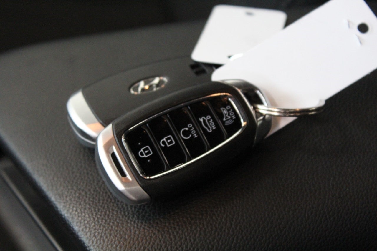 2023 Hyundai ELANTRA 4DR CAR