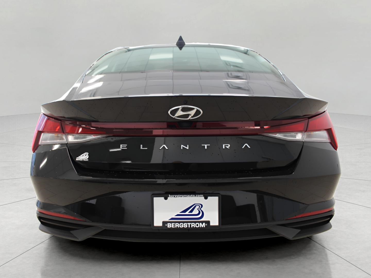 2023 Hyundai ELANTRA 4DR CAR