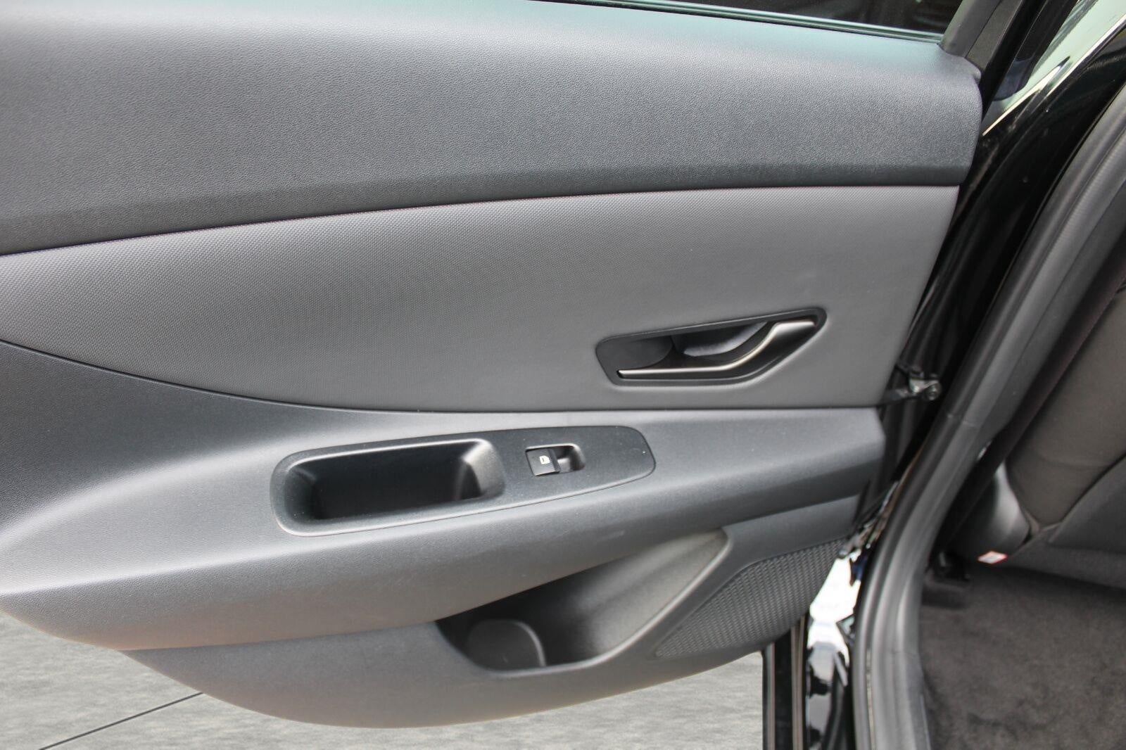 2025 Hyundai ELANTRA HYBRID SEL Sport DCT