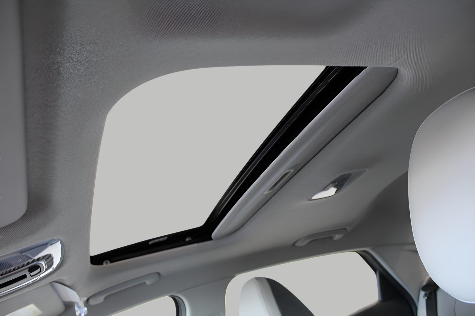 2025 Hyundai ELANTRA Limited IVT