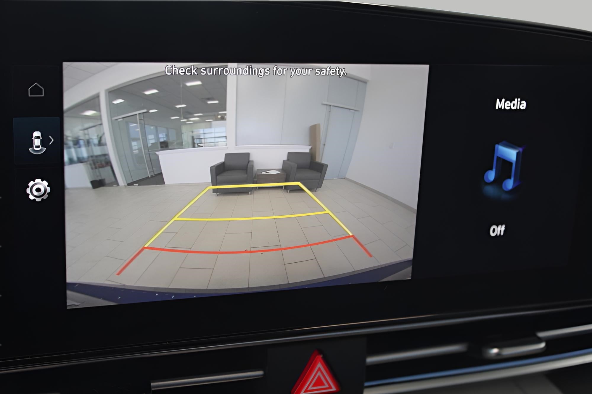 2025 Hyundai ELANTRA Limited IVT