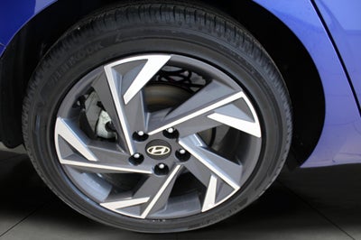 2025 Hyundai ELANTRA Limited IVT