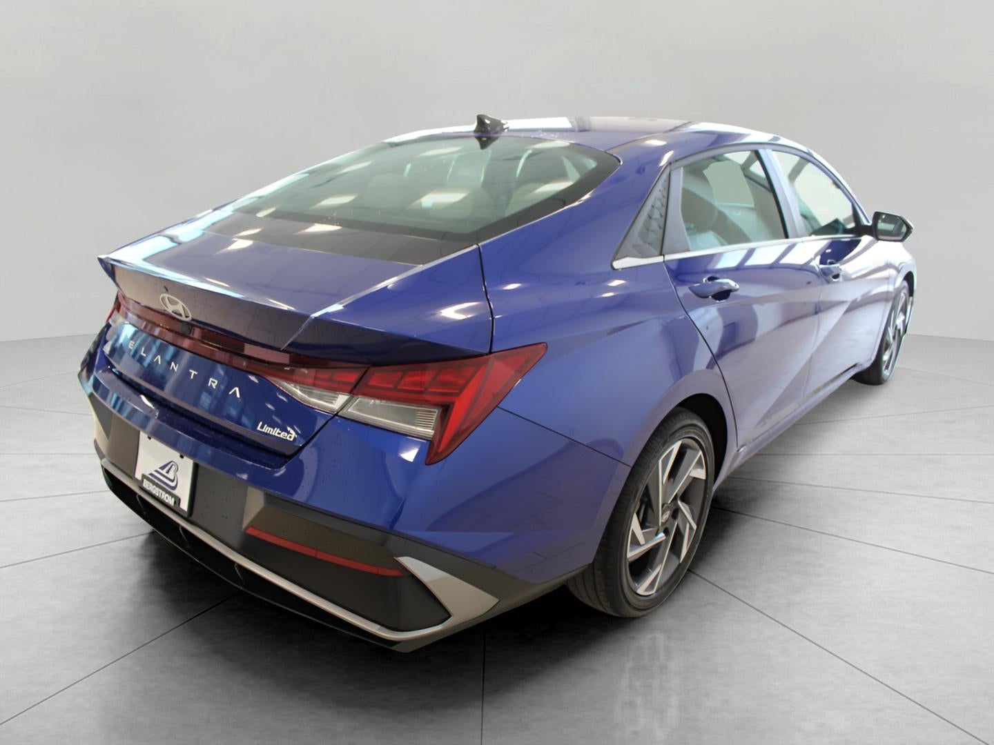 2025 Hyundai ELANTRA Limited IVT