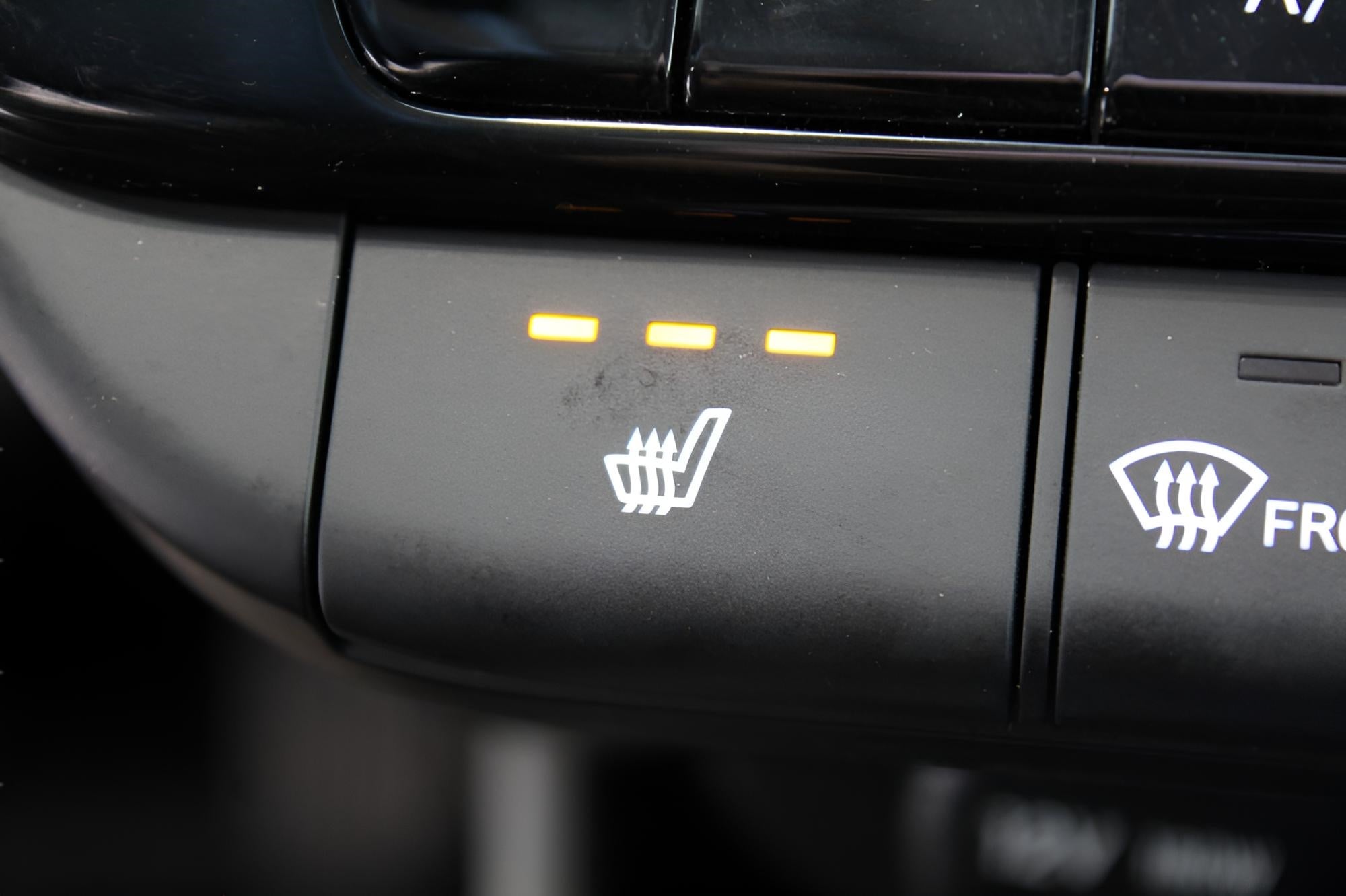 2025 Hyundai ELANTRA Limited IVT