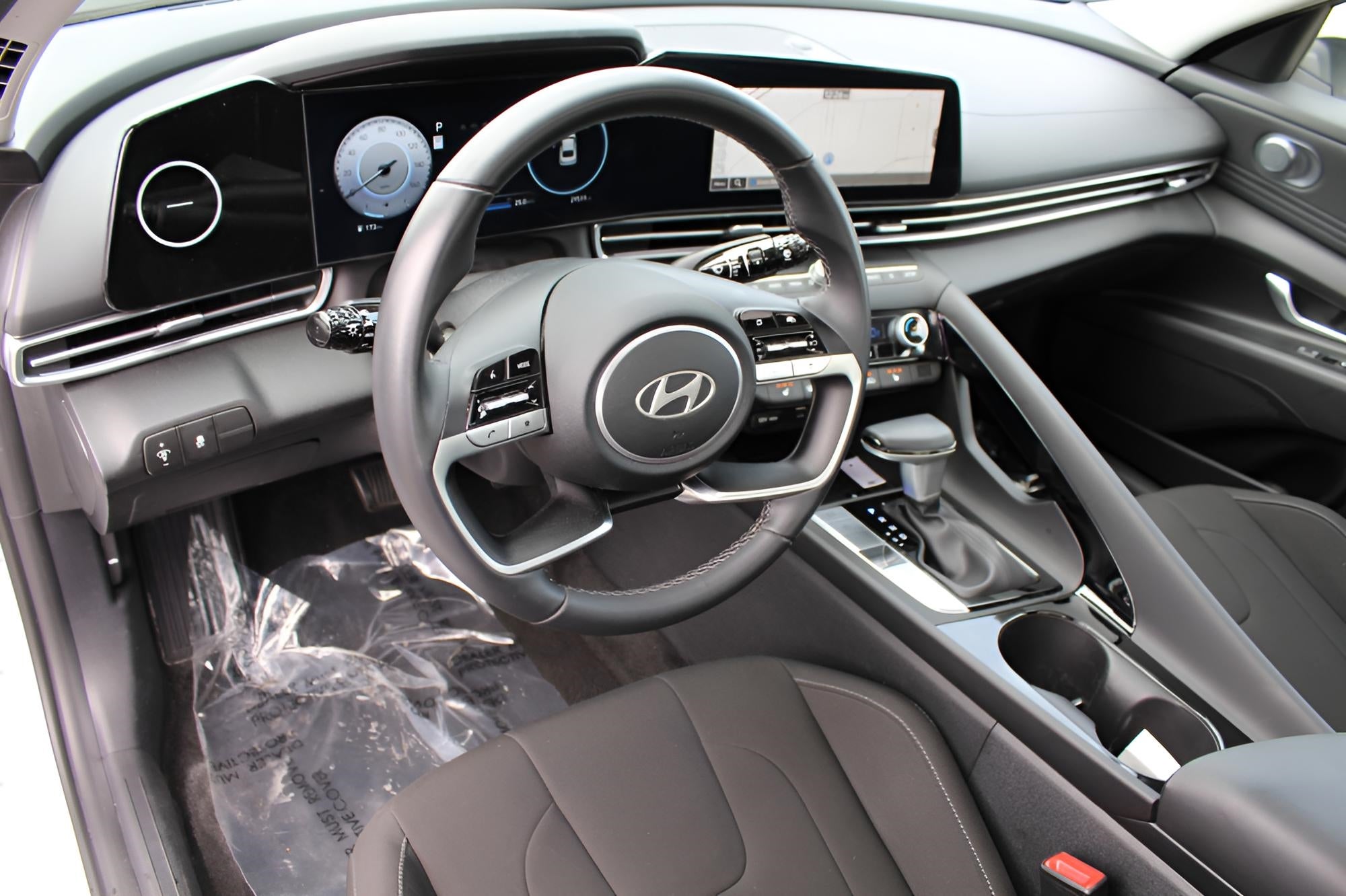 2024 Hyundai ELANTRA SEL IVT