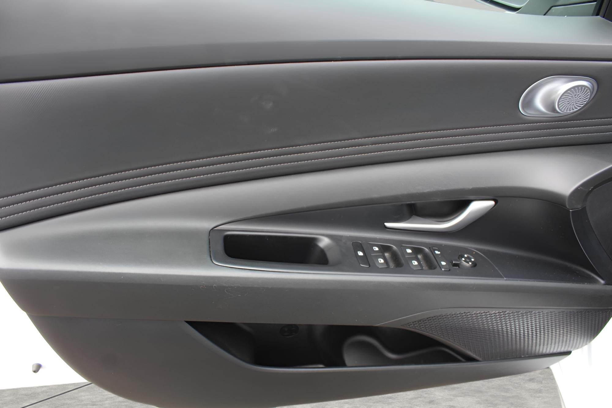 2024 Hyundai ELANTRA SEL IVT