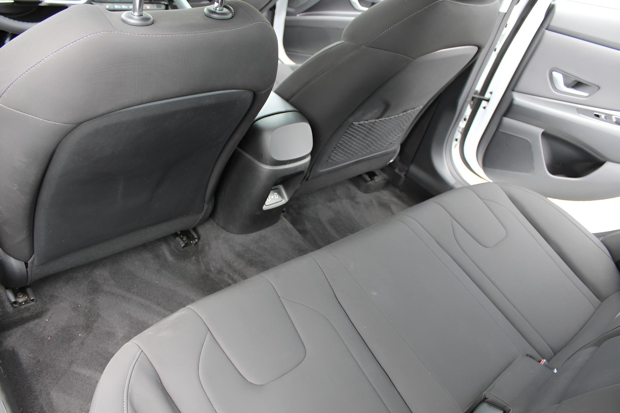 2024 Hyundai ELANTRA SEL IVT