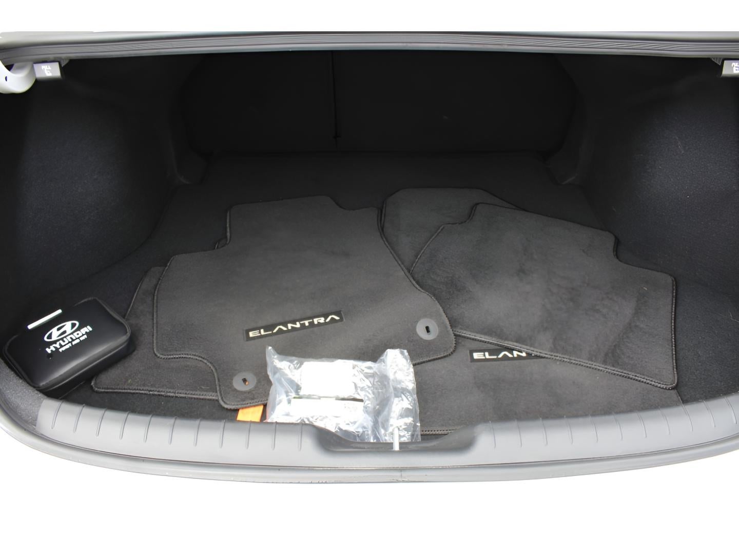 2024 Hyundai ELANTRA SEL IVT