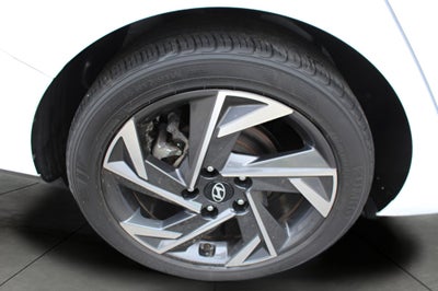 2024 Hyundai ELANTRA SEL IVT