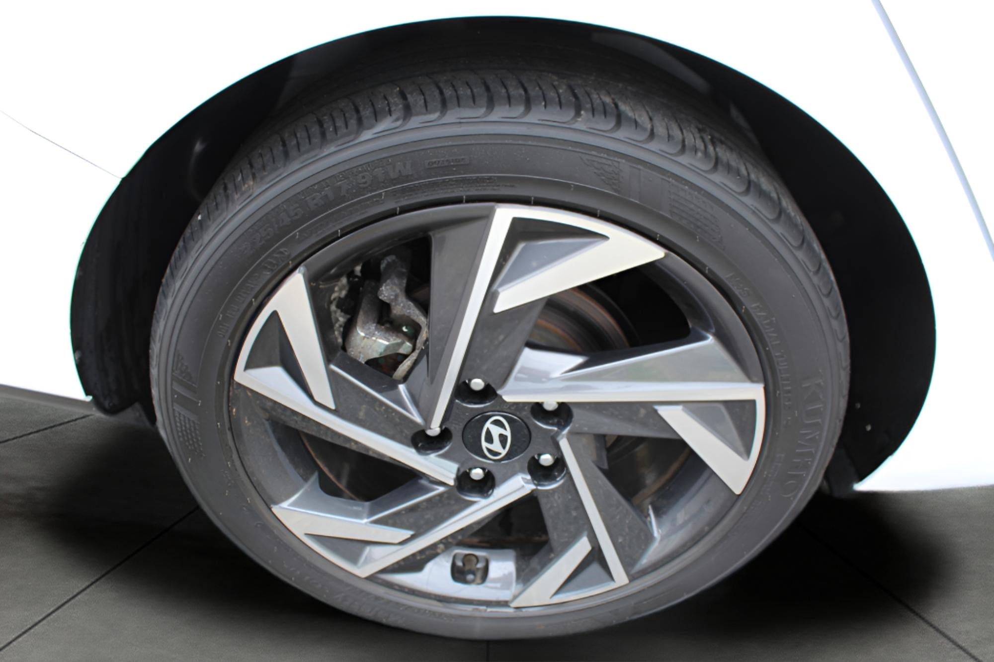 2024 Hyundai ELANTRA SEL IVT
