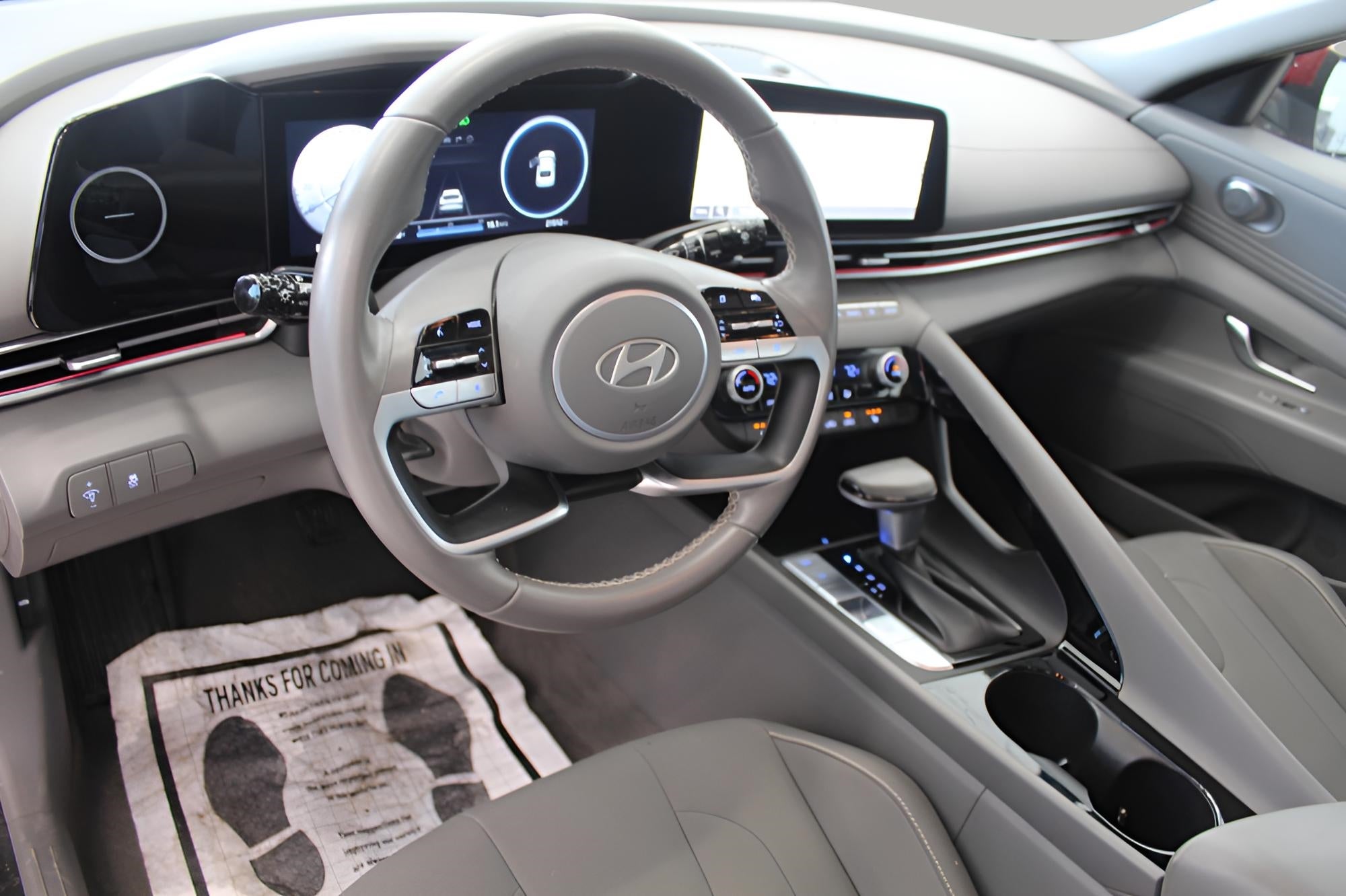 2025 Hyundai ELANTRA SEL Convenience IVT