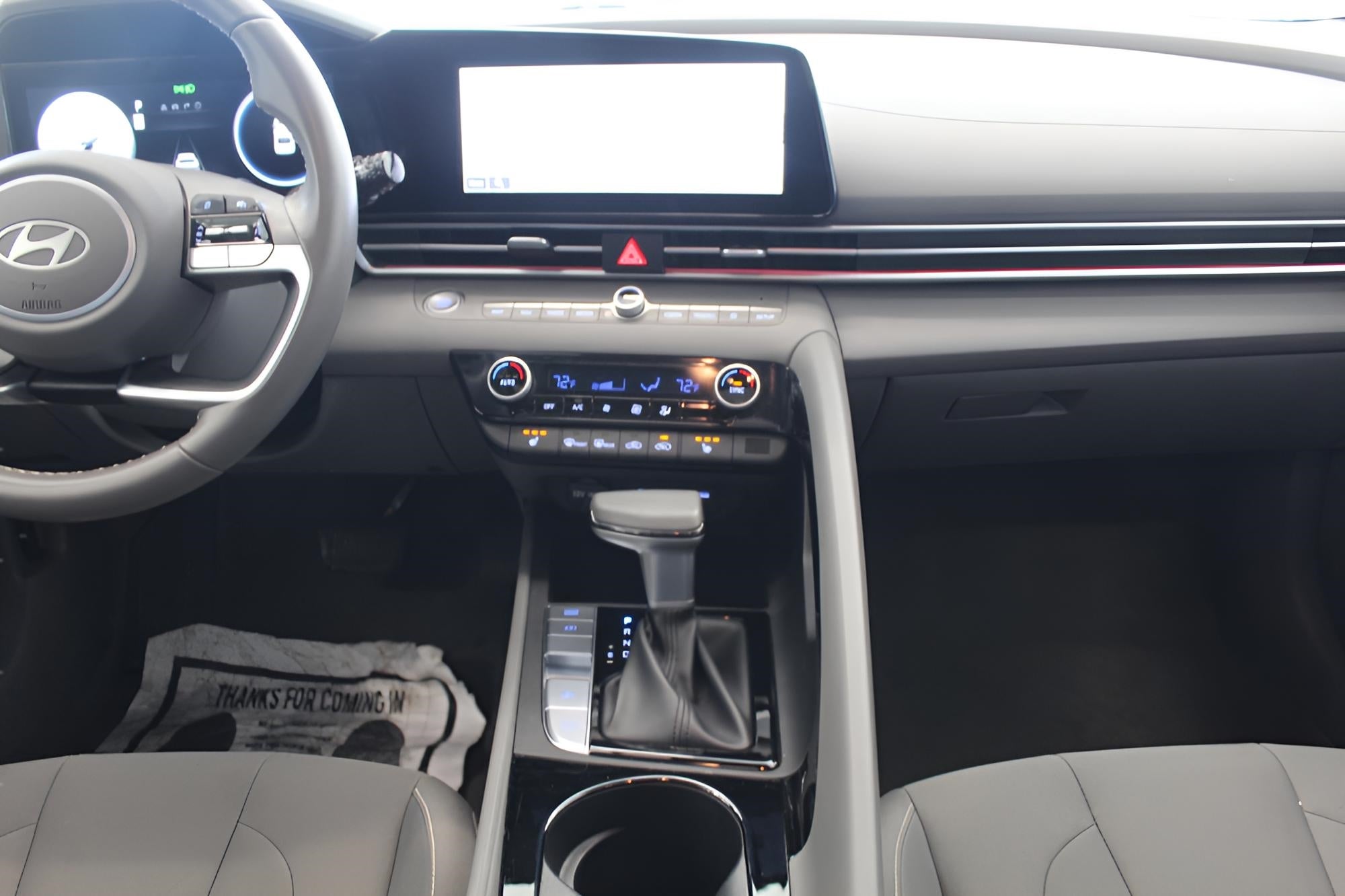 2025 Hyundai ELANTRA SEL Convenience IVT