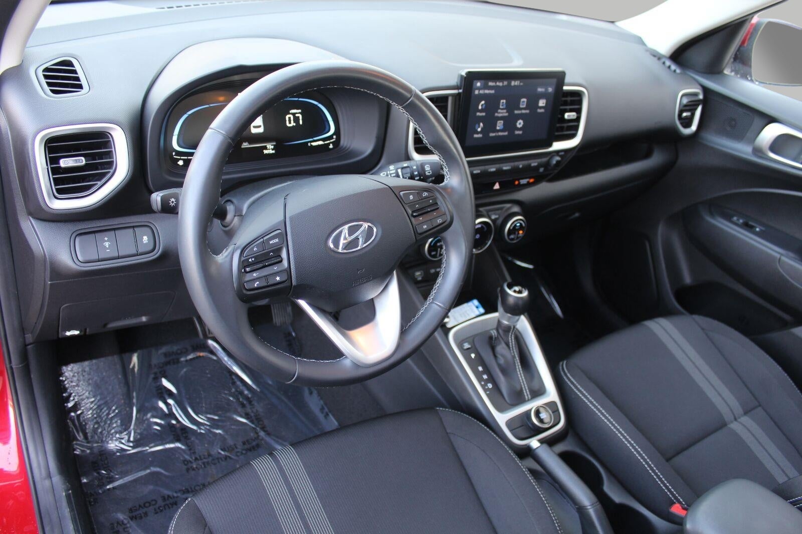 2025 Hyundai VENUE SEL IVT