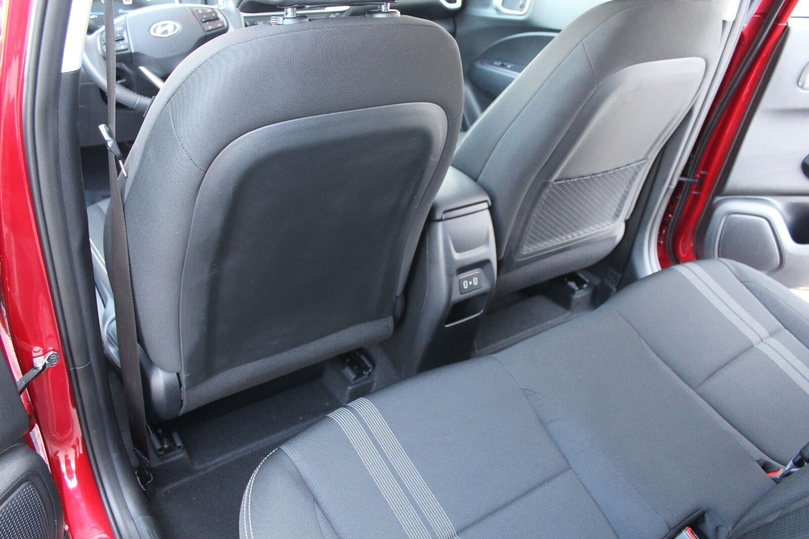 2025 Hyundai VENUE SEL IVT