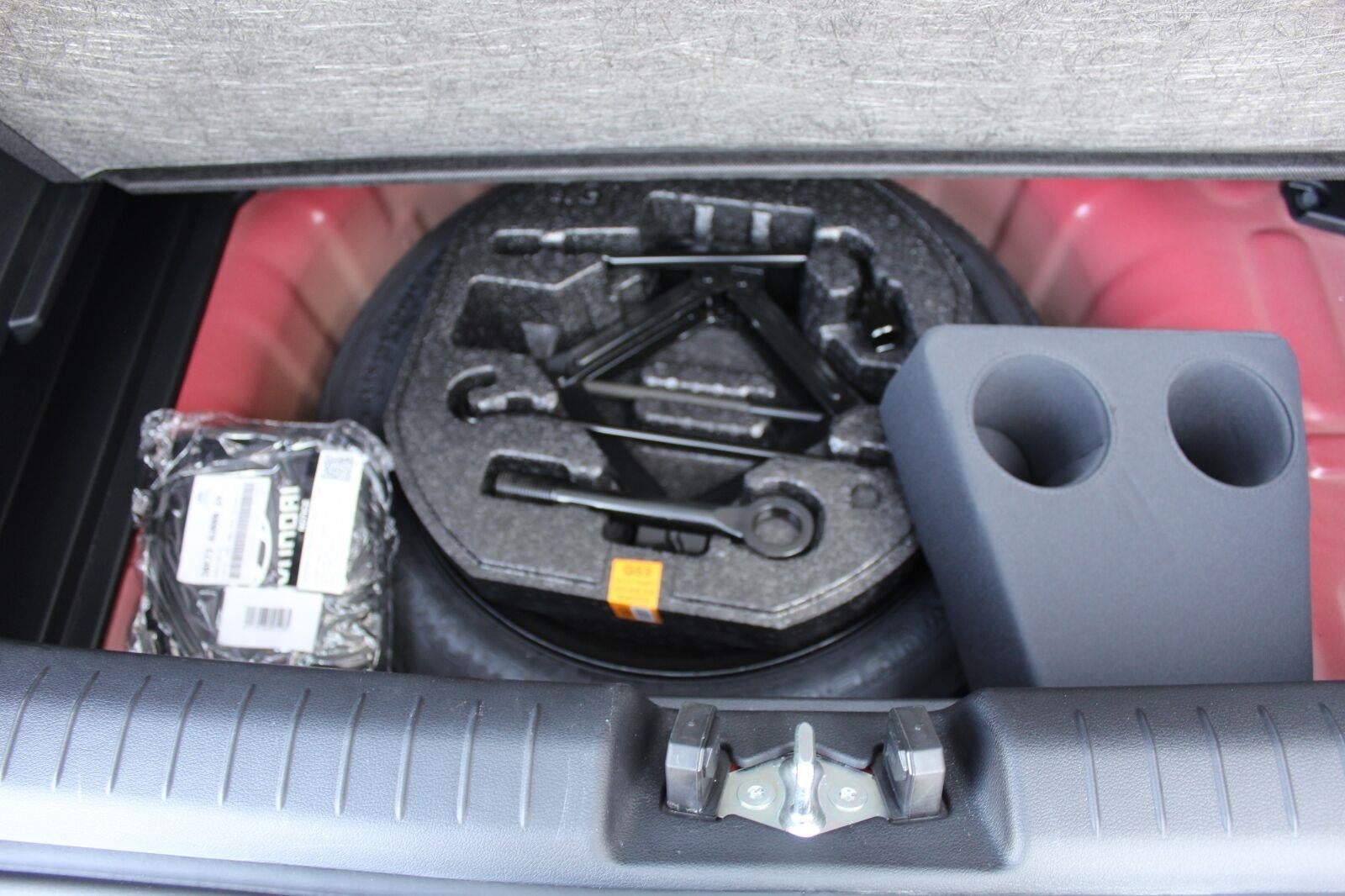 2025 Hyundai VENUE SEL IVT