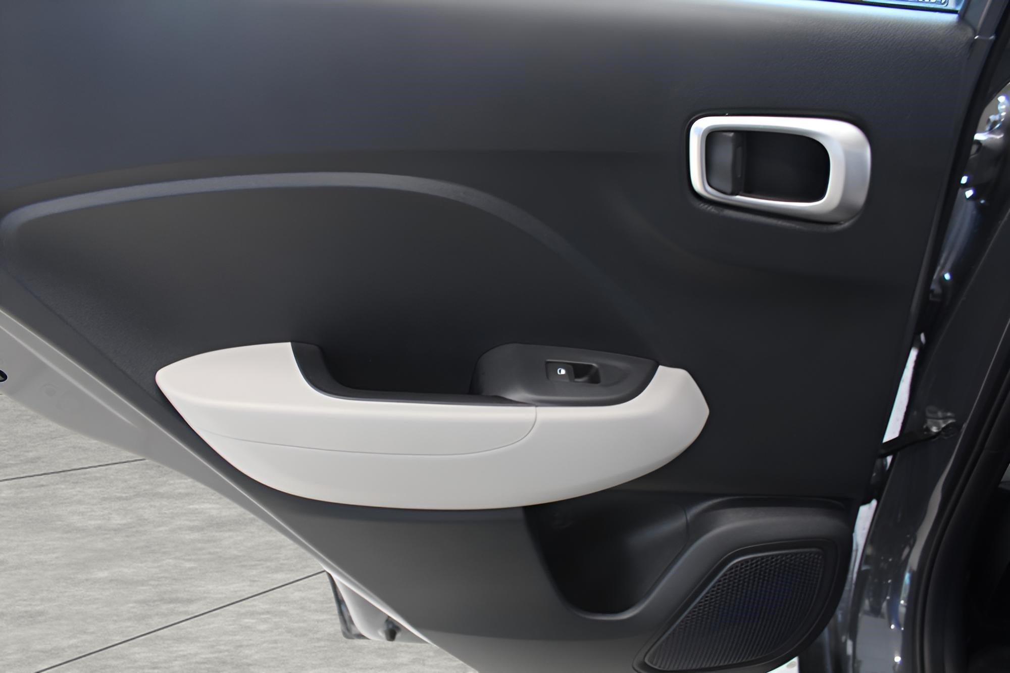2025 Hyundai VENUE SEL IVT