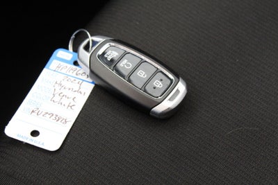 2024 Hyundai VENUE SEL IVT