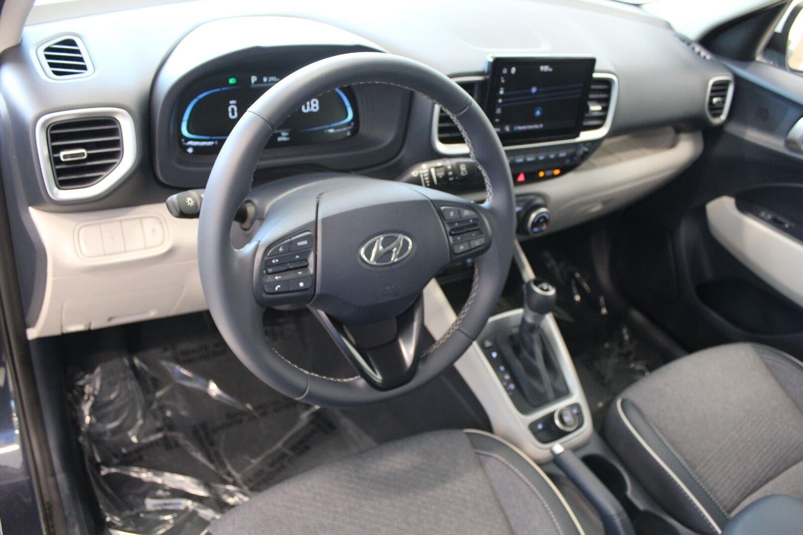 2025 Hyundai VENUE Limited IVT