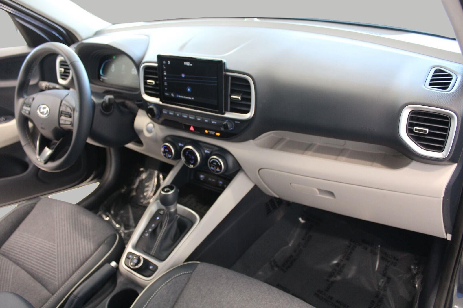 2025 Hyundai VENUE Limited IVT