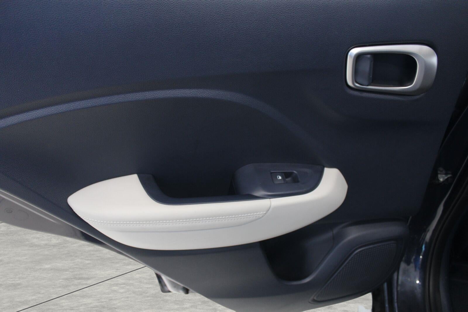 2025 Hyundai VENUE Limited IVT