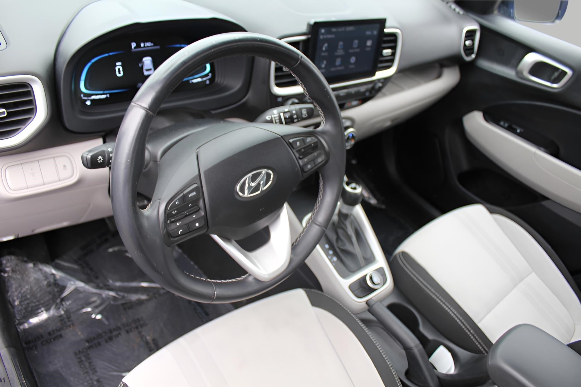 2023 Hyundai VENUE SEL IVT