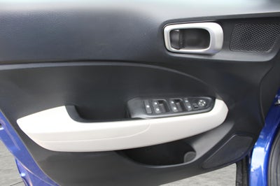 2023 Hyundai VENUE SEL IVT